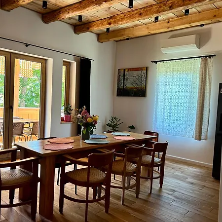 Rogaty Dworek * Kornatka (Myslenice)