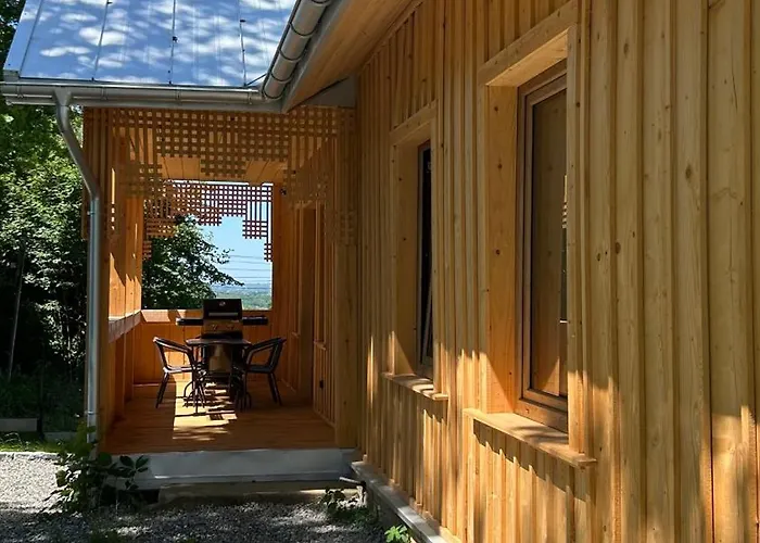 Rogaty Dworek Villa Kornatka (Myslenice)