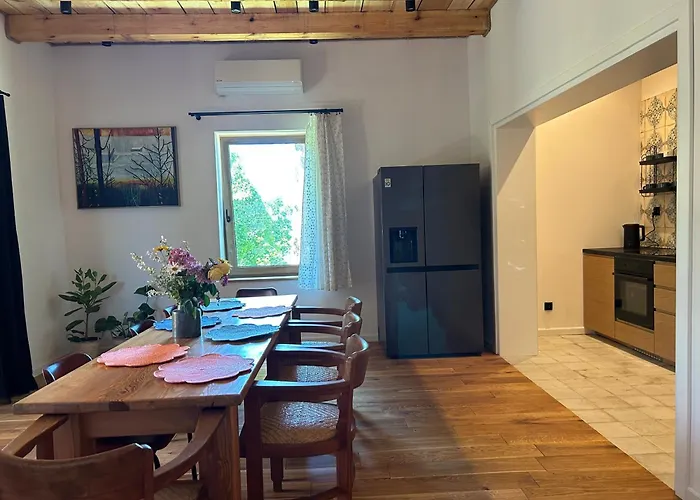 Rogaty Dworek Villa Kornatka (Myslenice)